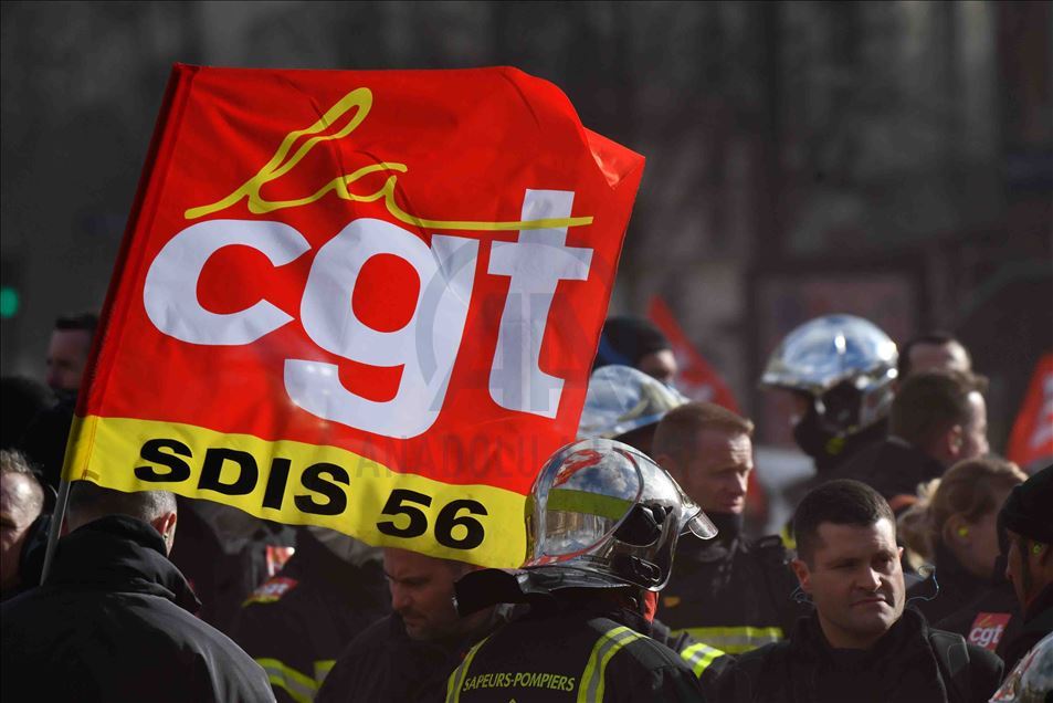 Firemen protest in Paris, on January 28th 2020.