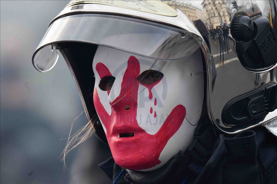 Firemen protest in Paris, on January 28th 2020.