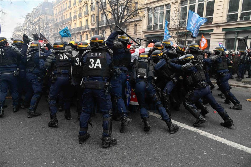 Firemen protest in Paris, on January 28th 2020.
