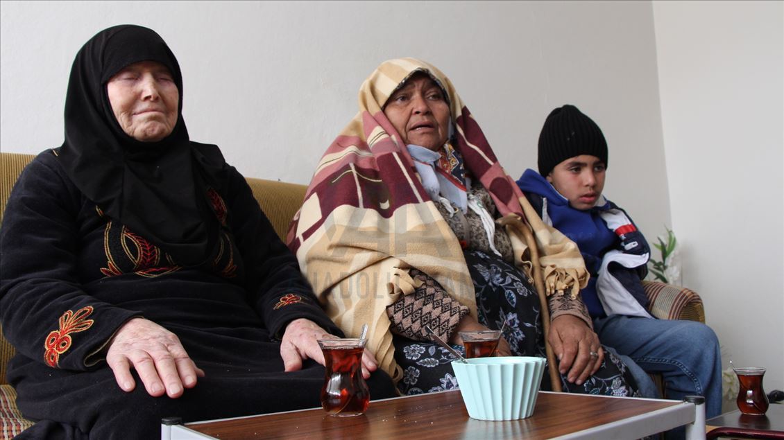 Suriyeliler depremzedeler için seferber oldu