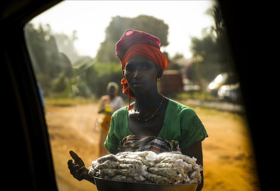 Gambiya'nın başkenti Banjul'da günlük yaşam