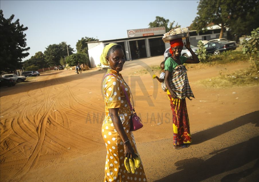 Gambiya'nın başkenti Banjul'da günlük yaşam