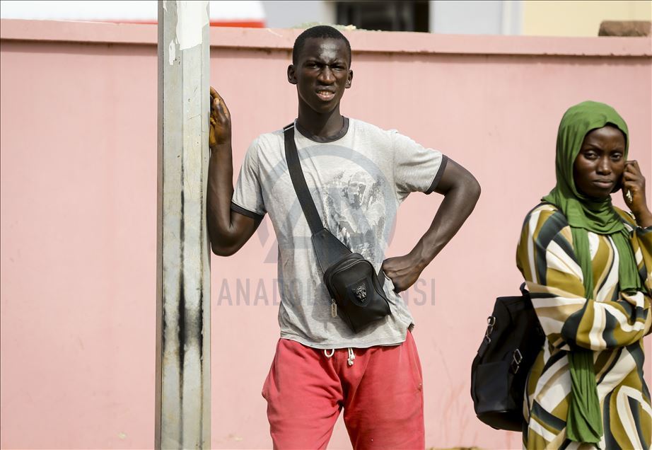 Gambiya'nın başkenti Banjul'da günlük yaşam