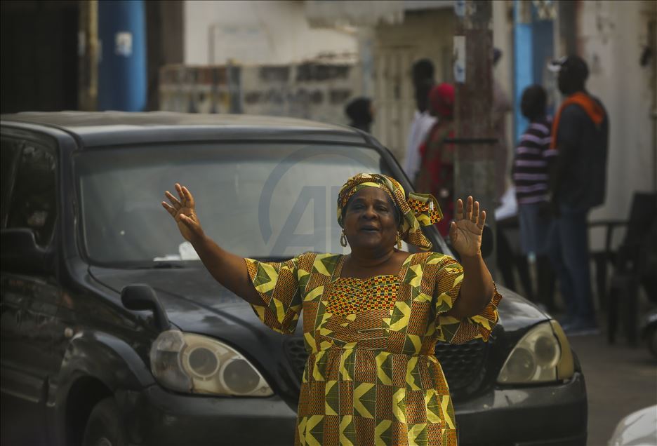 Gambiya'nın başkenti Banjul'da günlük yaşam
