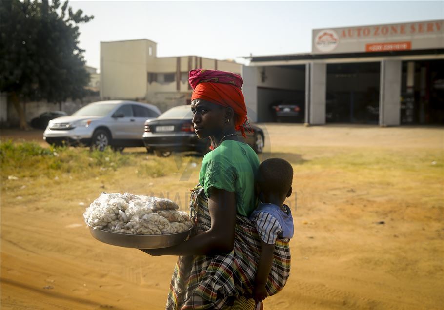 Gambiya'nın başkenti Banjul'da günlük yaşam