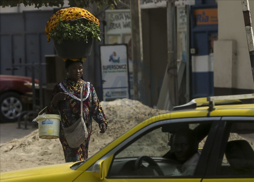 Gambiya'nın başkenti Banjul'da günlük yaşam