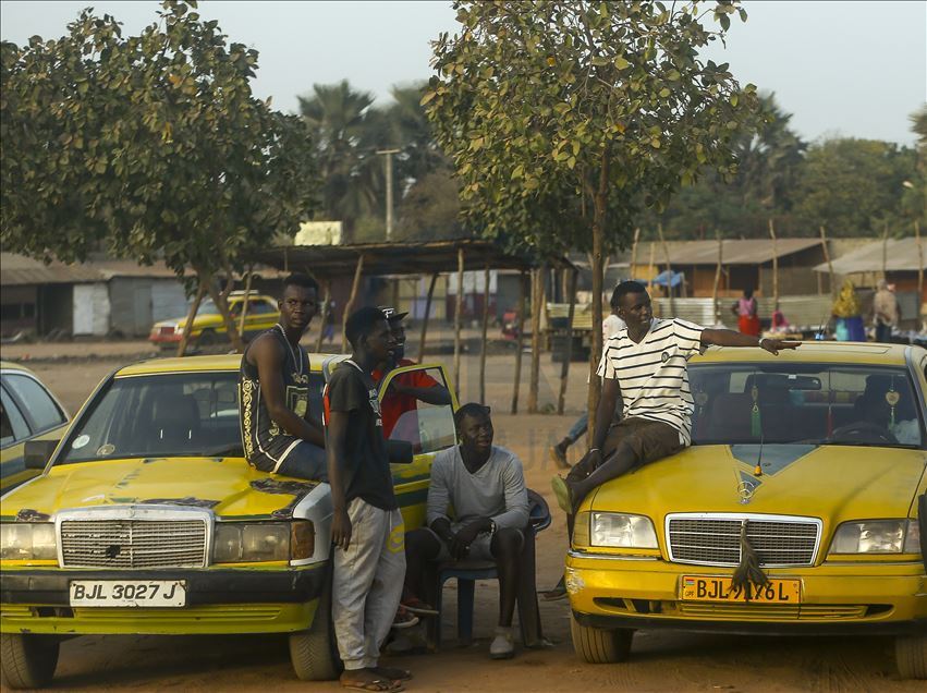 Gambiya'nın başkenti Banjul'da günlük yaşam