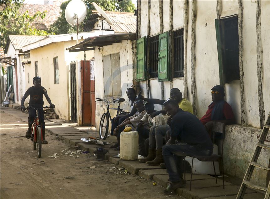 Gambiya'nın başkenti Banjul'da günlük yaşam