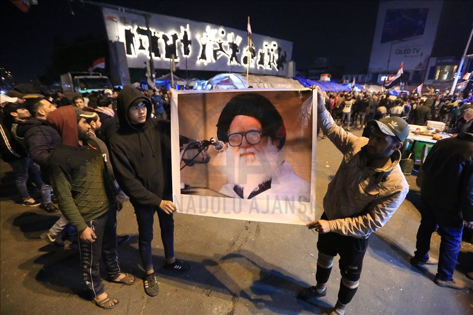 العراق.. الصدر يندد بفشل السياسيين ويدعو للاعتصام
