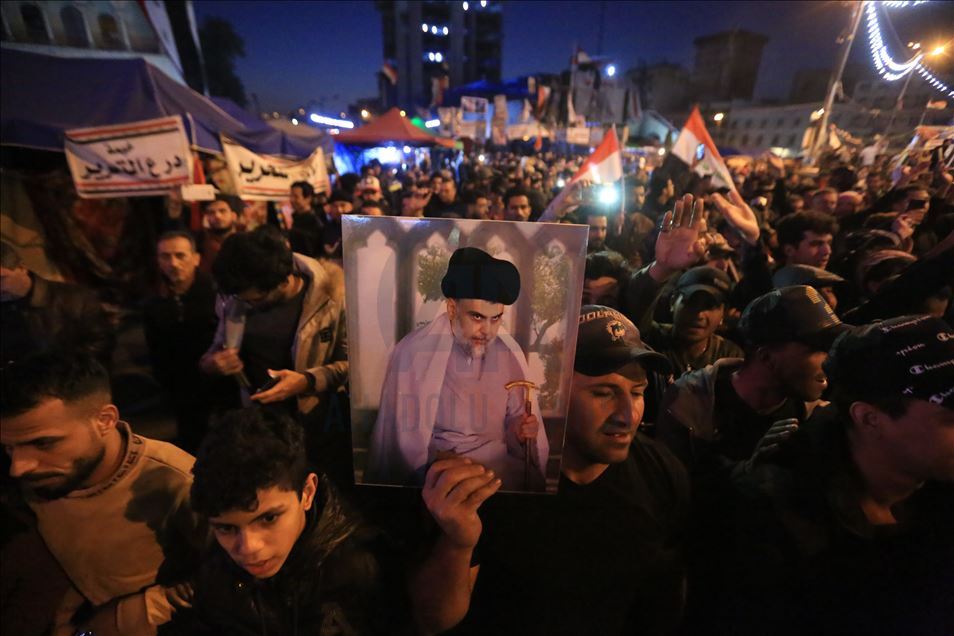 العراق.. الصدر يندد بفشل السياسيين ويدعو للاعتصام
