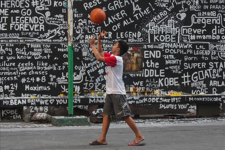 На Филиппинах почтили память Коби Брайанта