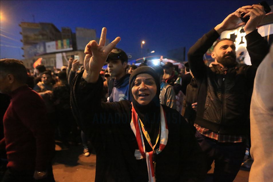 العراق.. الصدر يندد بفشل السياسيين ويدعو للاعتصام
