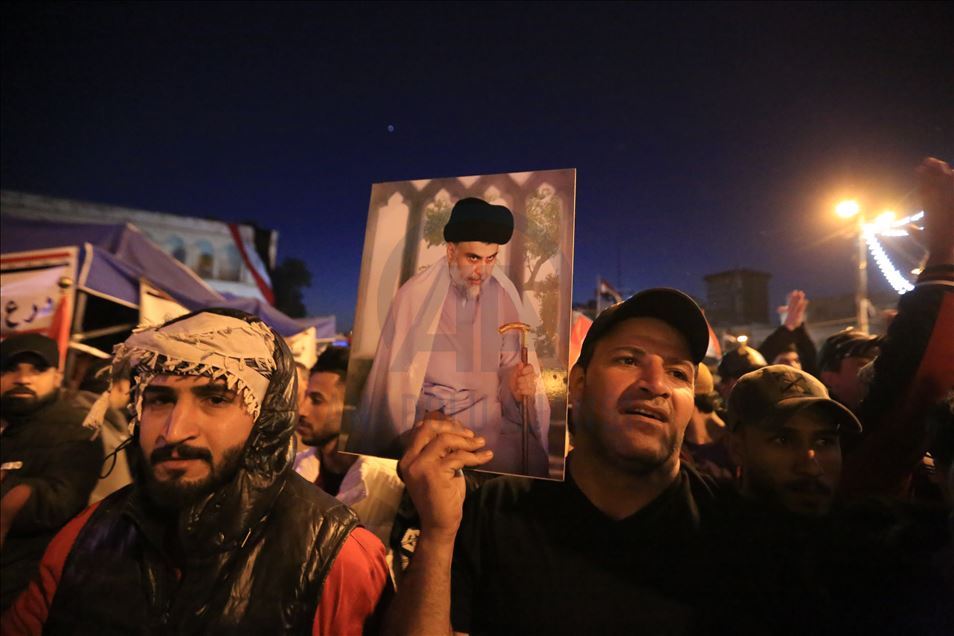 العراق.. الصدر يندد بفشل السياسيين ويدعو للاعتصام
