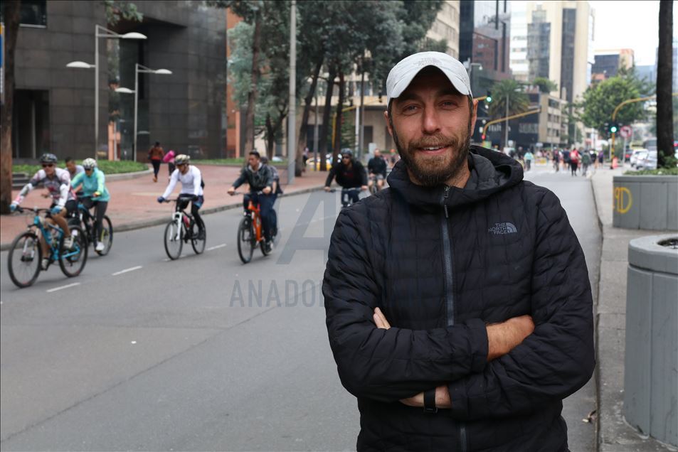Ce Turc a débuté un tour du monde à vélo il y a 8 ans, il vise le Guinness
