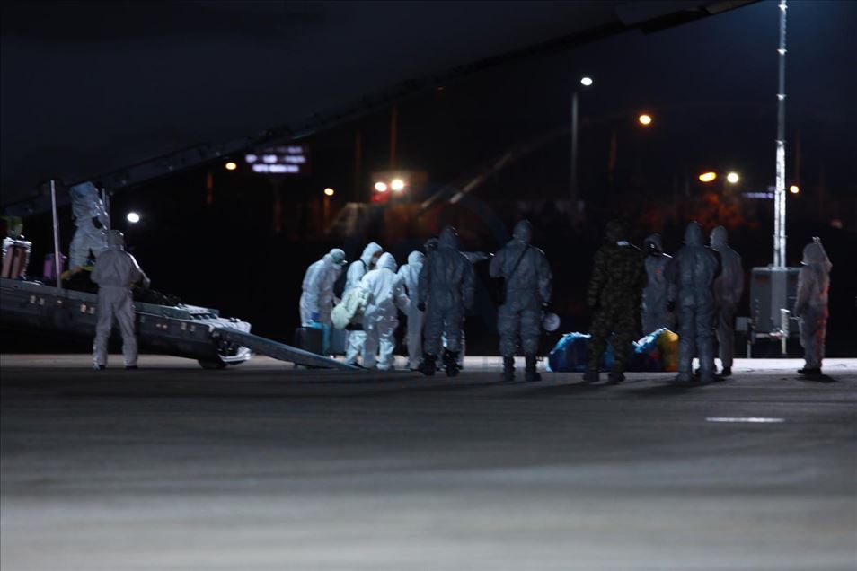 Ankara, mbërrin avioni me 42 personat e evakuuar nga Kina
