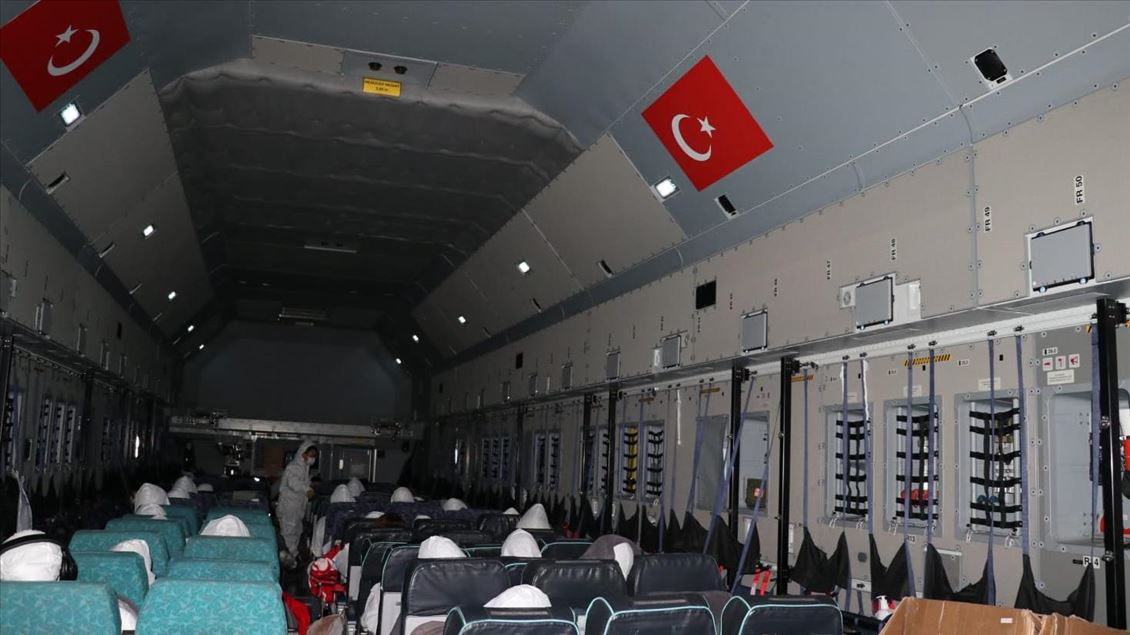  Cargo plane carrying 42 people arrives in Ankara after evacuating them from Wuhan