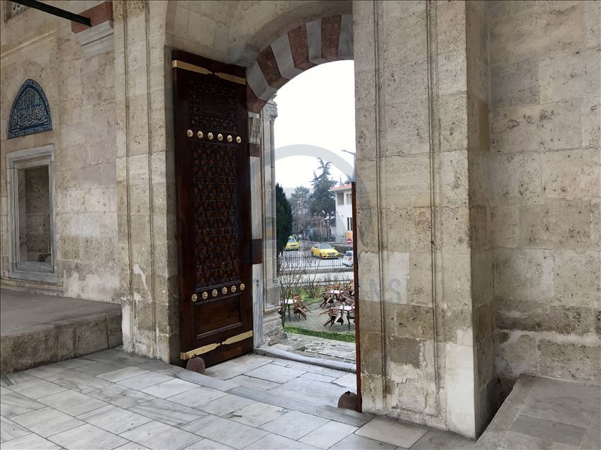 Asırlık kapıların ömrünü "özel ekip" uzatıyor