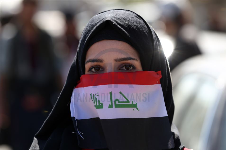 العراق.. المتظاهرون يصعّدون احتجاجاتهم ضد تكليف علاوي رئيسا للوزراء