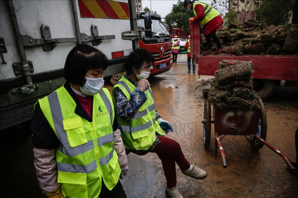 Pembangunan rumah sakit untuk korban virus korona di Wuhan