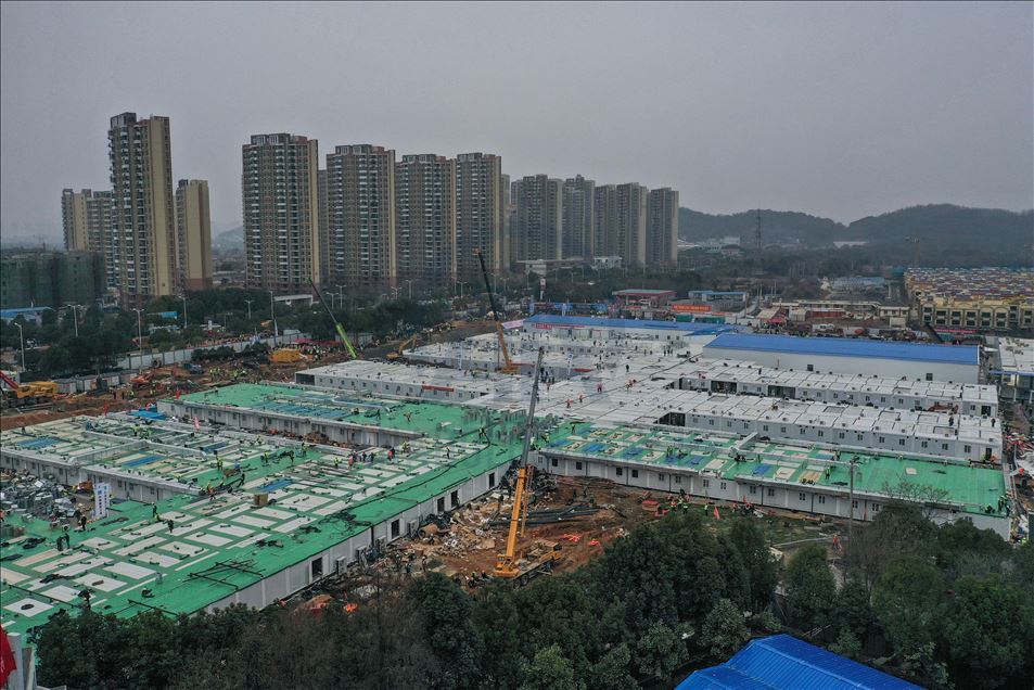 Pembangunan rumah sakit untuk korban virus korona di Wuhan