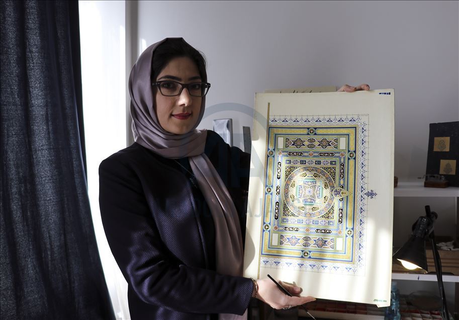 Ornamentation artist mirrors harmony of Iranian, Ottoman patterns