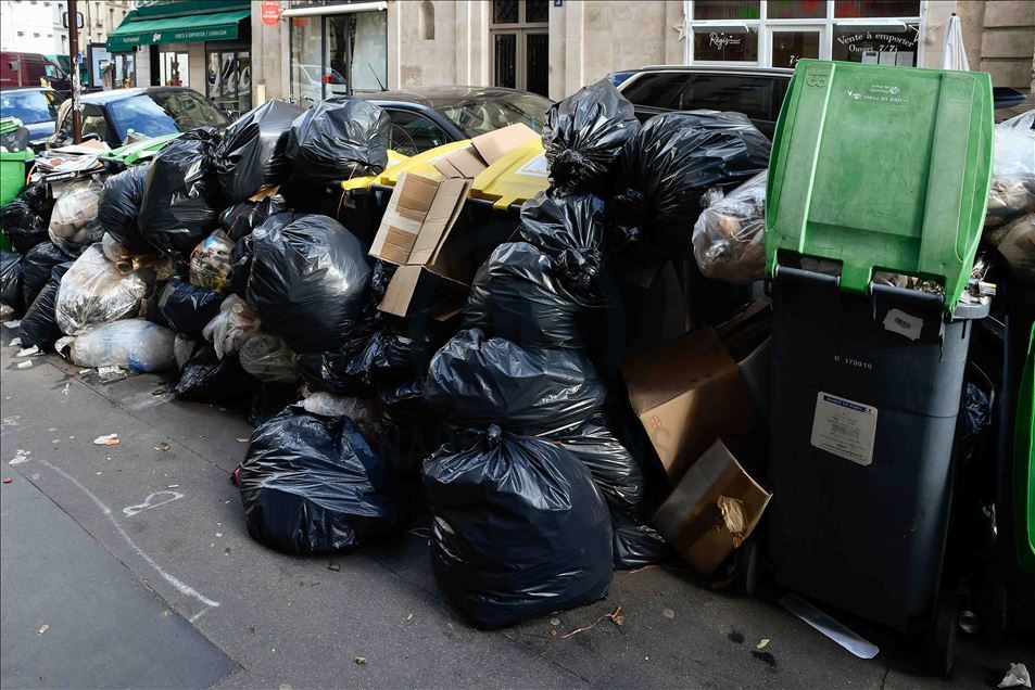 Trash Collector Trade Union Strike against pension reform in Paris