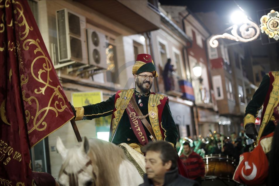 Mehteran Birliği ilk kez yürüdüğü İspanya'da herkesi etkiledi
