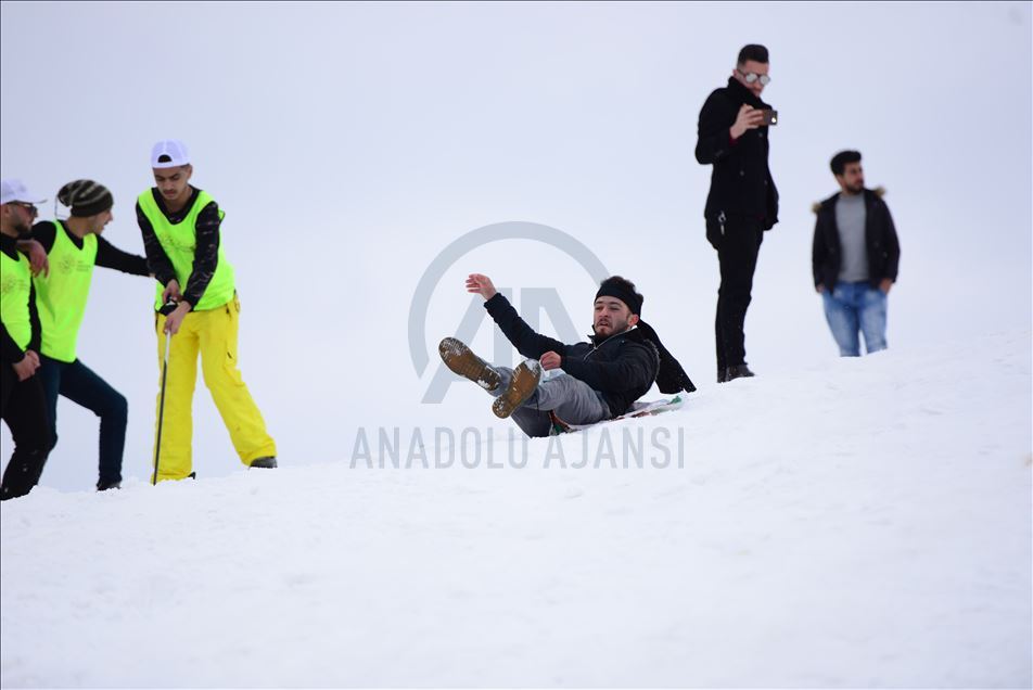 پێنجوێن.. فێستیڤاڵی خلیسکان لەسەر بەفر