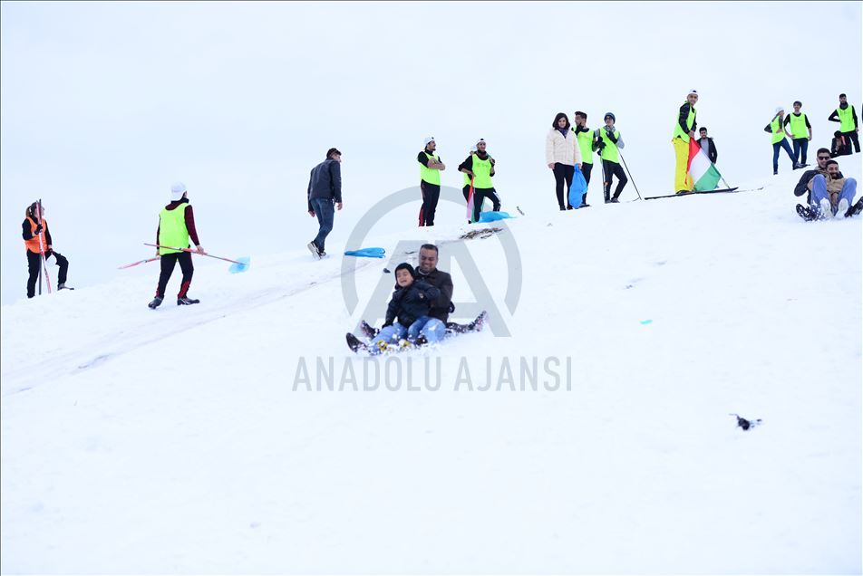 پێنجوێن.. فێستیڤاڵی خلیسکان لەسەر بەفر