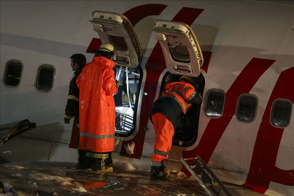 Turkey: Plane skids off runway in airport in Istanbul