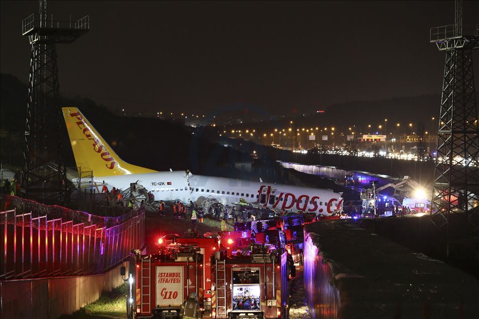 Turkey: Plane skids off runway in airport in Istanbul