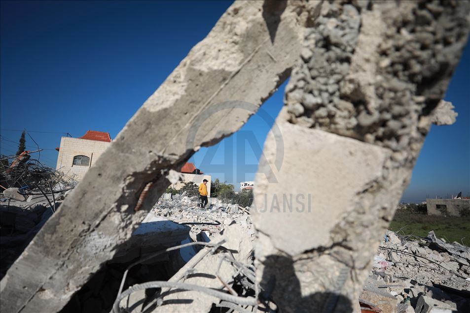 Israel demolishes jailed Palestinian's house in West Bank