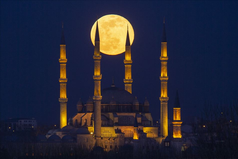 Supermoon in Turkey's Edirne