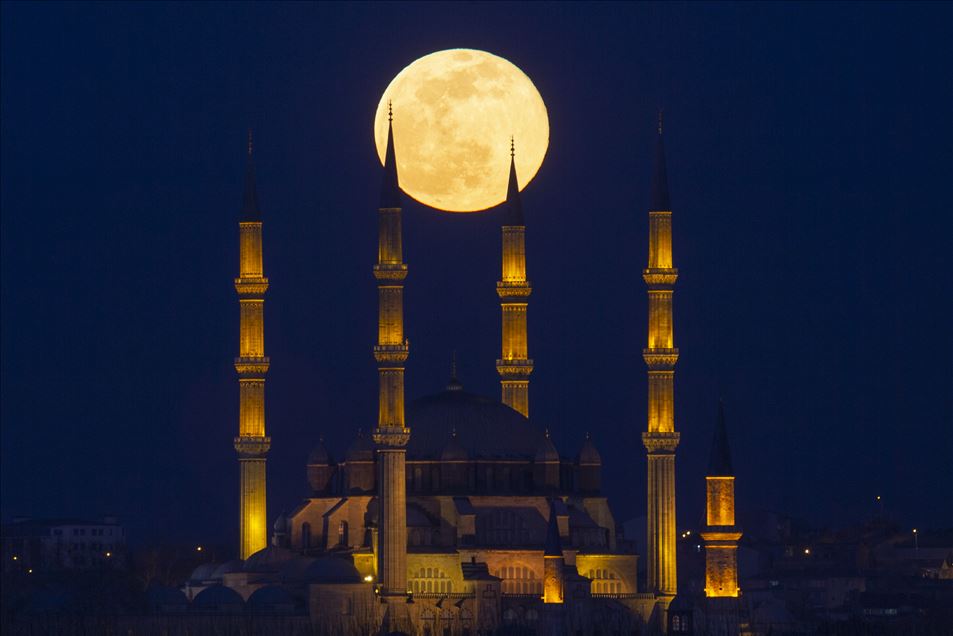 Supermoon in Turkey's Edirne