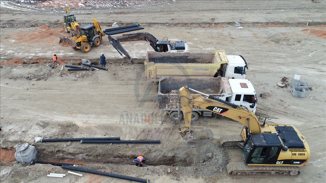 Elazığ'da depremzedelerin yaraları sarılıyor