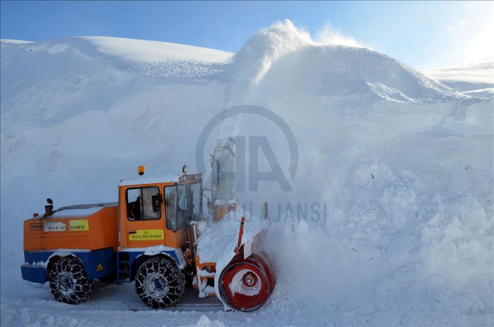 Snow removal works in Turkey’s eastern Mus province