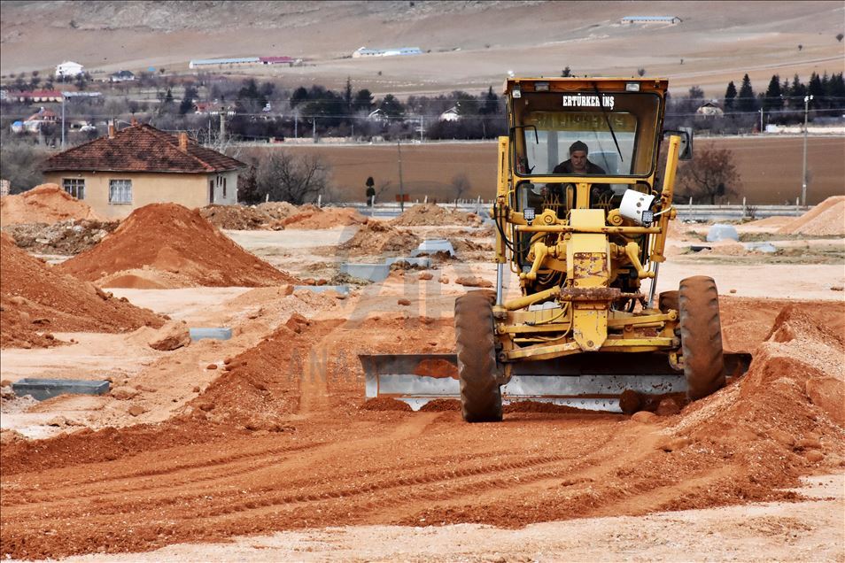 Elazığ'da konteyner kentlerin kurulumu sürüyor