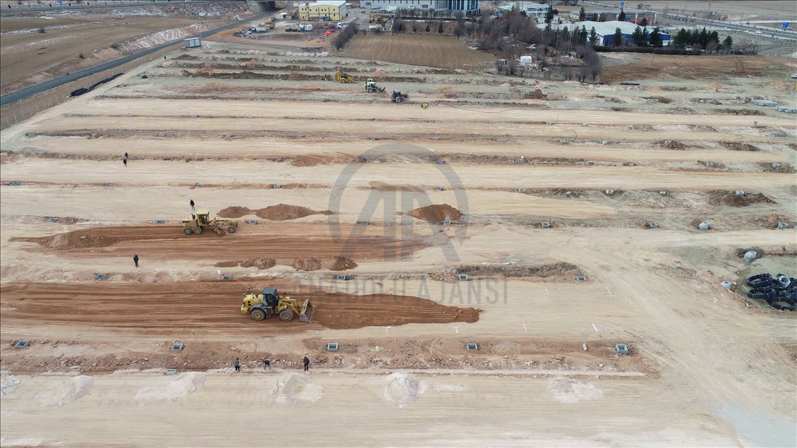 Elazığ'da konteyner kentlerin kurulumu sürüyor