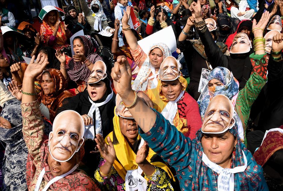 NEW DELHI, INDIA - FEBRUARY 10 :Protesters with cut outs of Indian independence leader Mahatma Gandhis face listen to a speaker during a protest against the Indian governments new citizenship law, in New Delhi , India, 10 February 2020. : Imtiyaz khan