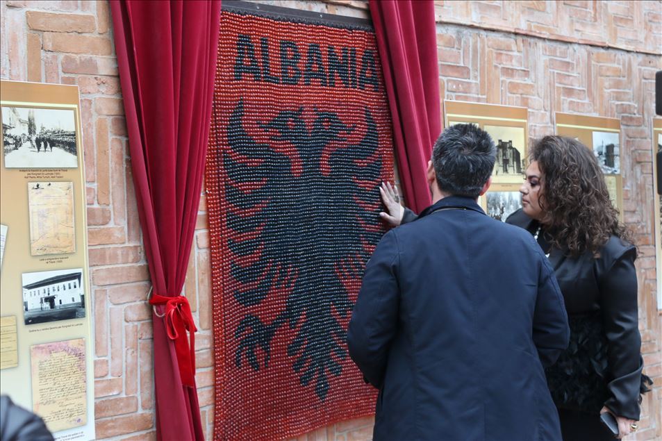 Shqipëri, hapet ekspozita “Tirana, 100-vjet kryeqytet”