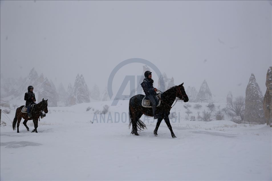 جلوه‌های زیبای برف در شهر کاپادوکیا ترکیه