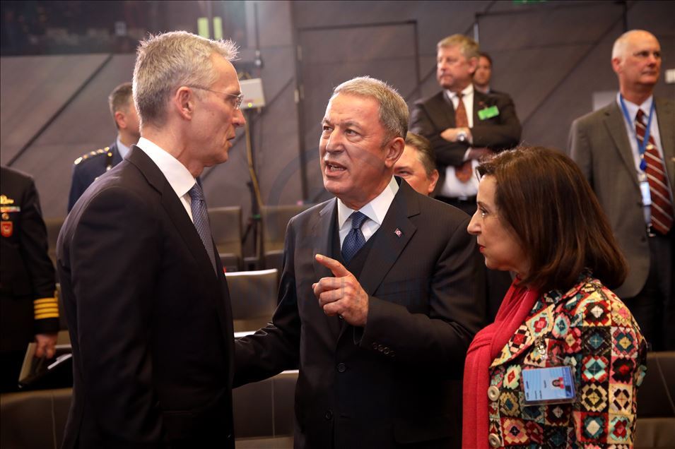 Milli Savunma Bakanı Hulusi Akar, NATO Karargahı'nda