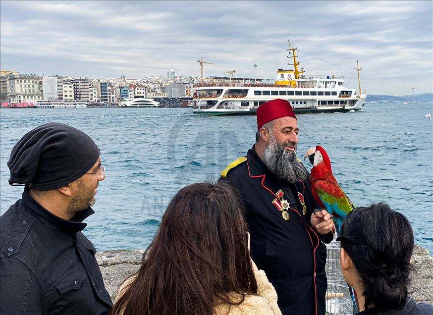 Gürcistan'da el konulan papağanı "Paşa"sına 162 gün sonra kavuştu