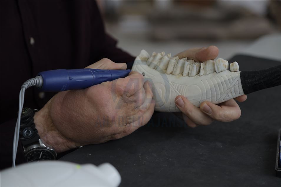 Cet artiste syro-irakien sculpte la civilisation mésopotamienne en Turquie