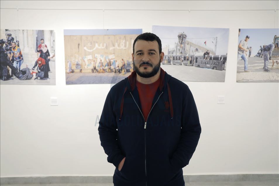 في معرض "إنسان خلف الحدود" بإسطنبول.. فلسطيني يوثق بالصور معاناة غزة
