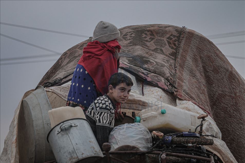 Warga Suriah tinggalkan kota Idlib
