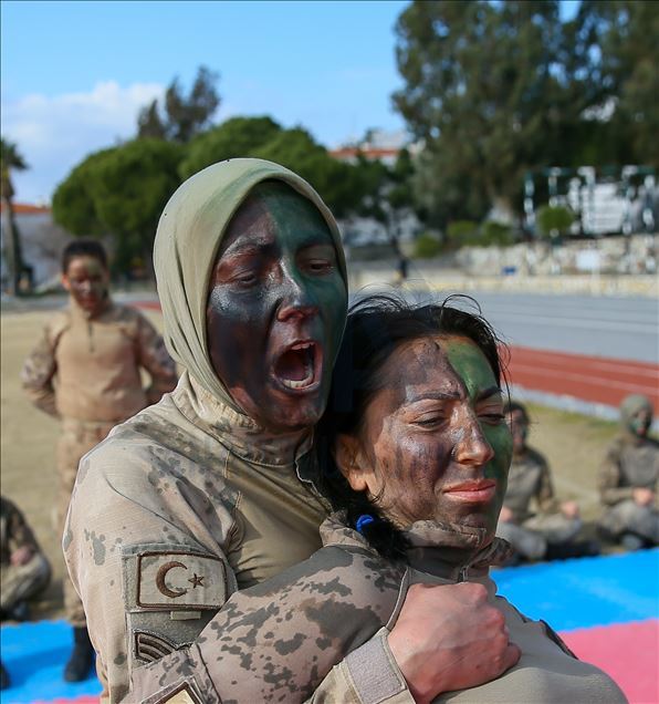 Female gendarmerie commandos' training program in Izmir
