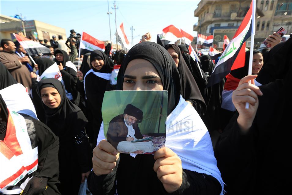 Bağdat'ta Şii lider Sadr yanlısı kadınlardan gösteri
