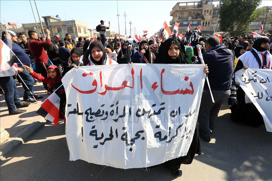Bağdat'ta Şii lider Sadr yanlısı kadınlardan gösteri
