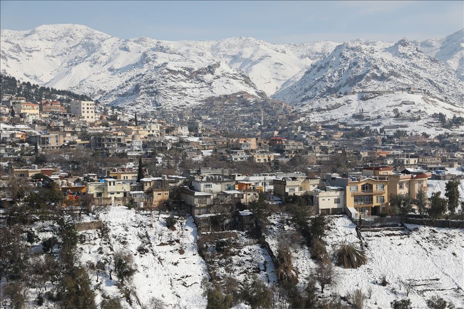 شهپۆلێكی بهفر بارین ئاکرێی گرتووەتەوە